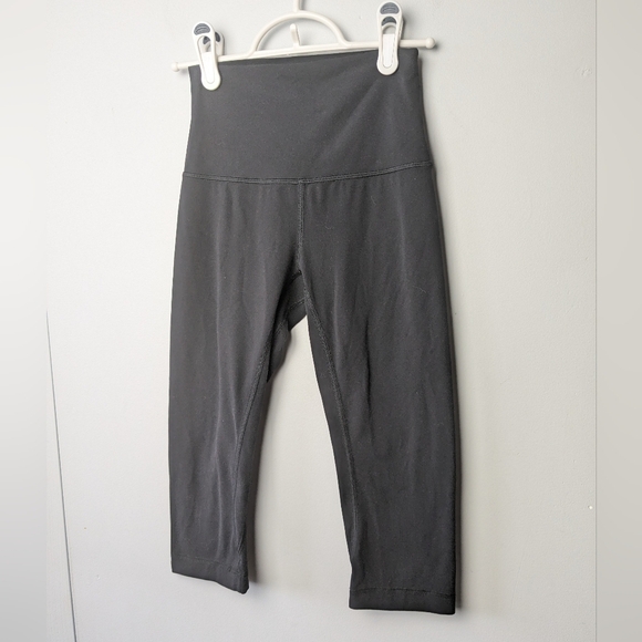 LULULEMON Black Legging Size 2 Knee Lenght I Think Align Model - Picture 1 of 7